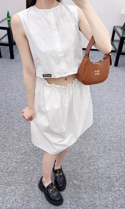 2025👗New product launch Walking on the fashionable streets in a white dress, beautiful heart!