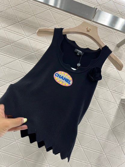 C* New Embroidered Knitted Vest