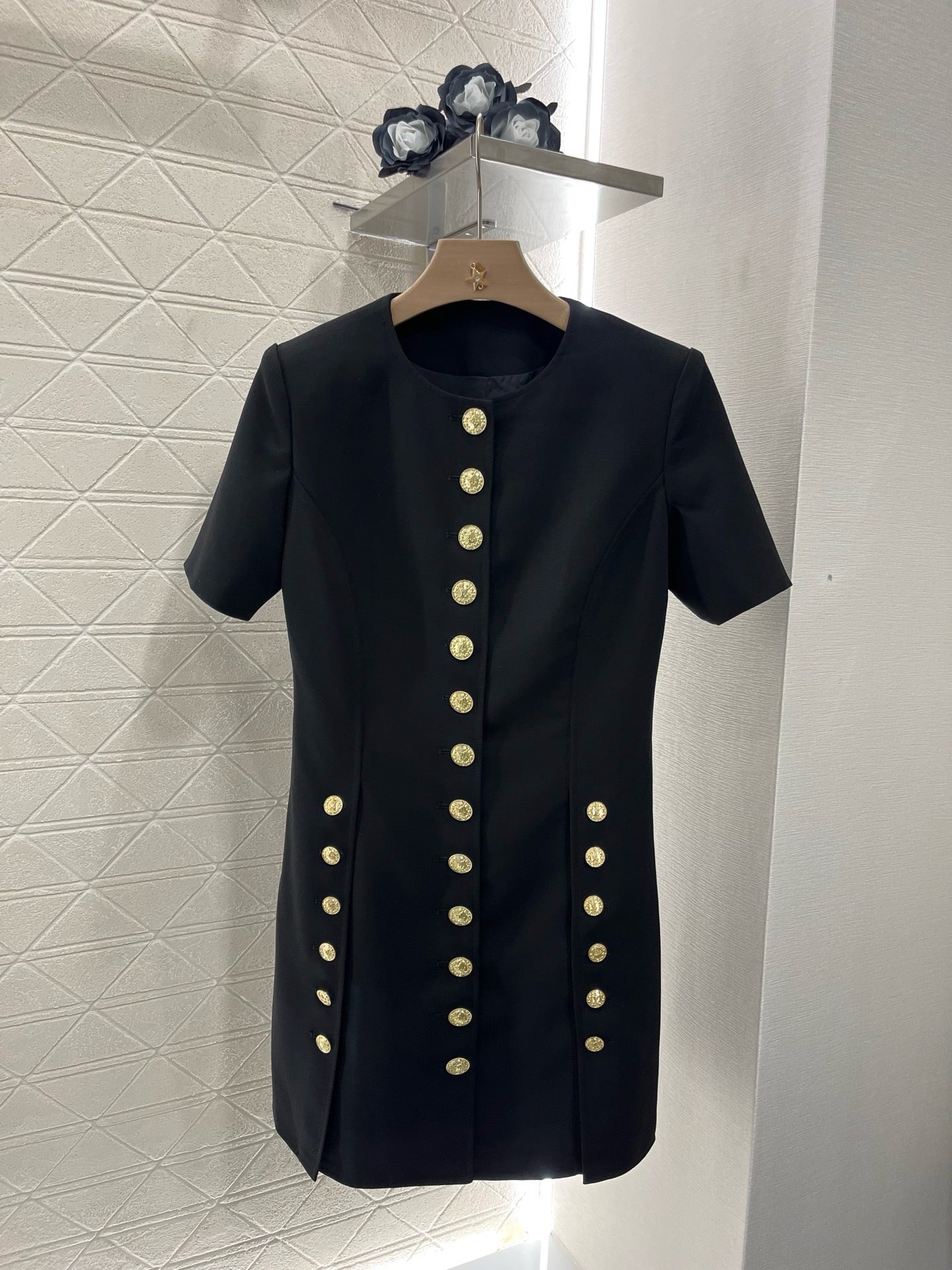 L* New Arrival Gold Button Short Sleeve Dress