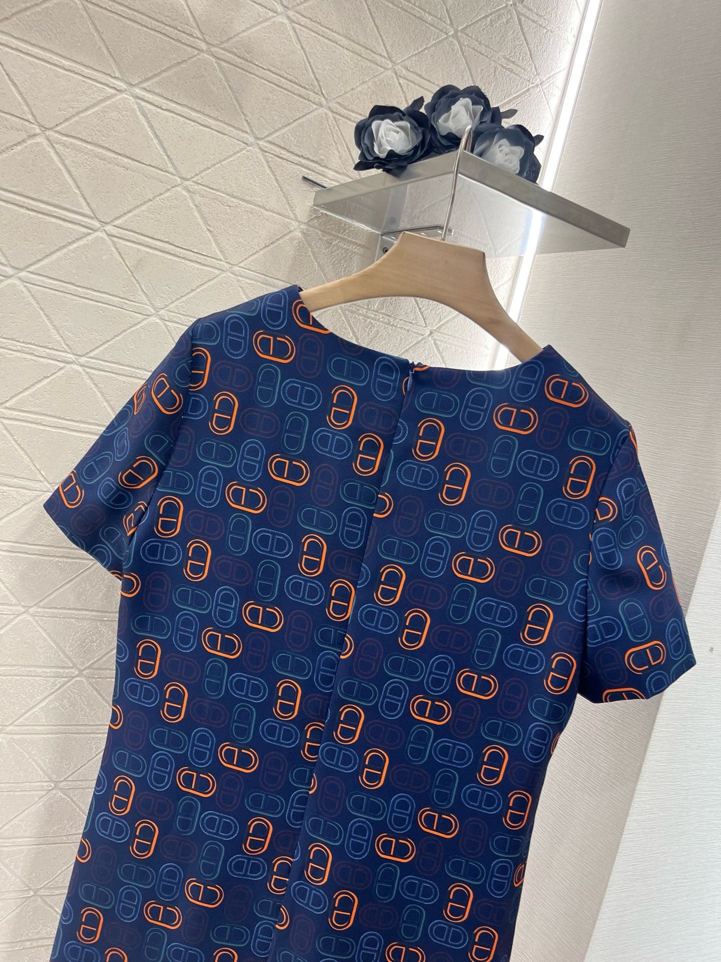 new round neck short sleeve dress