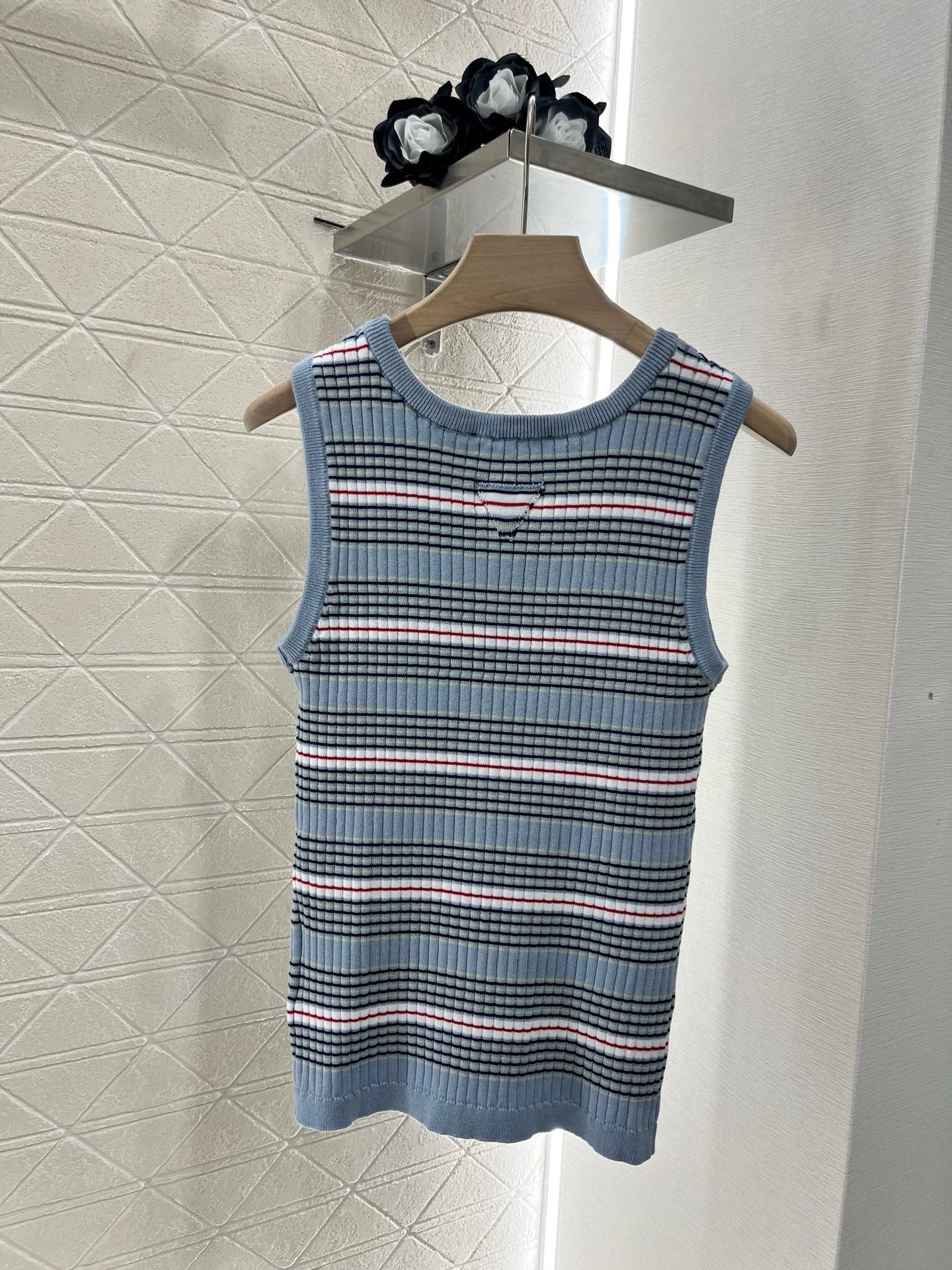 2025SS New Arrival Striped Knitted Vest