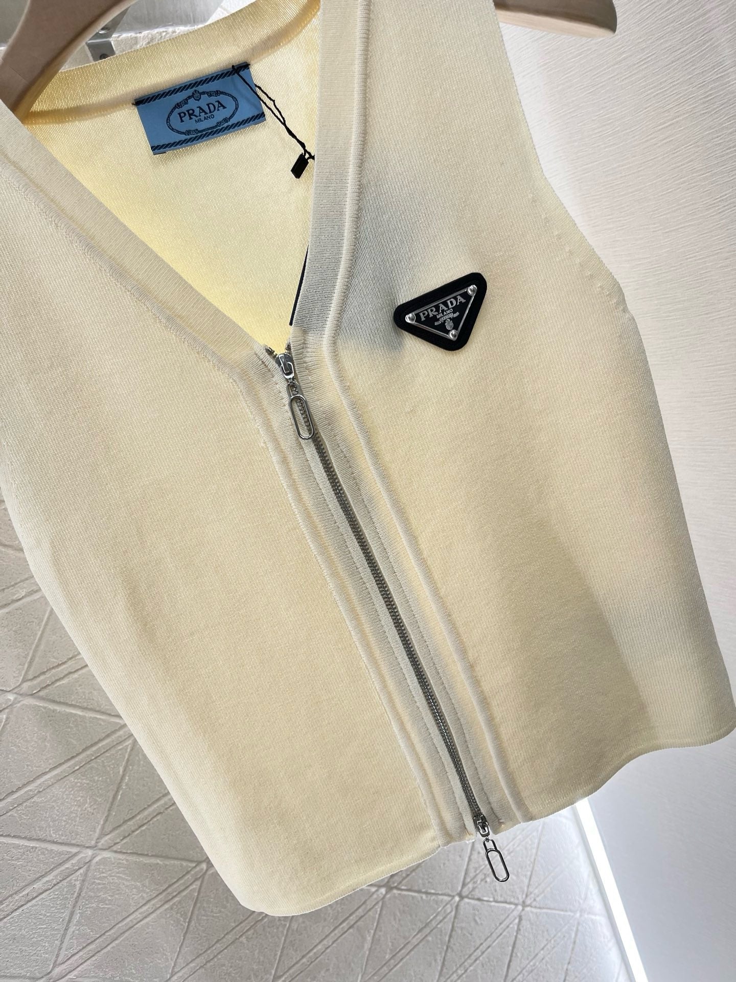 2025SS New Arrival Zipper Knit Vest