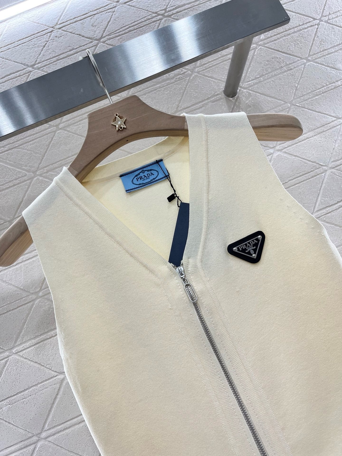 2025SS New Arrival Zipper Knit Vest