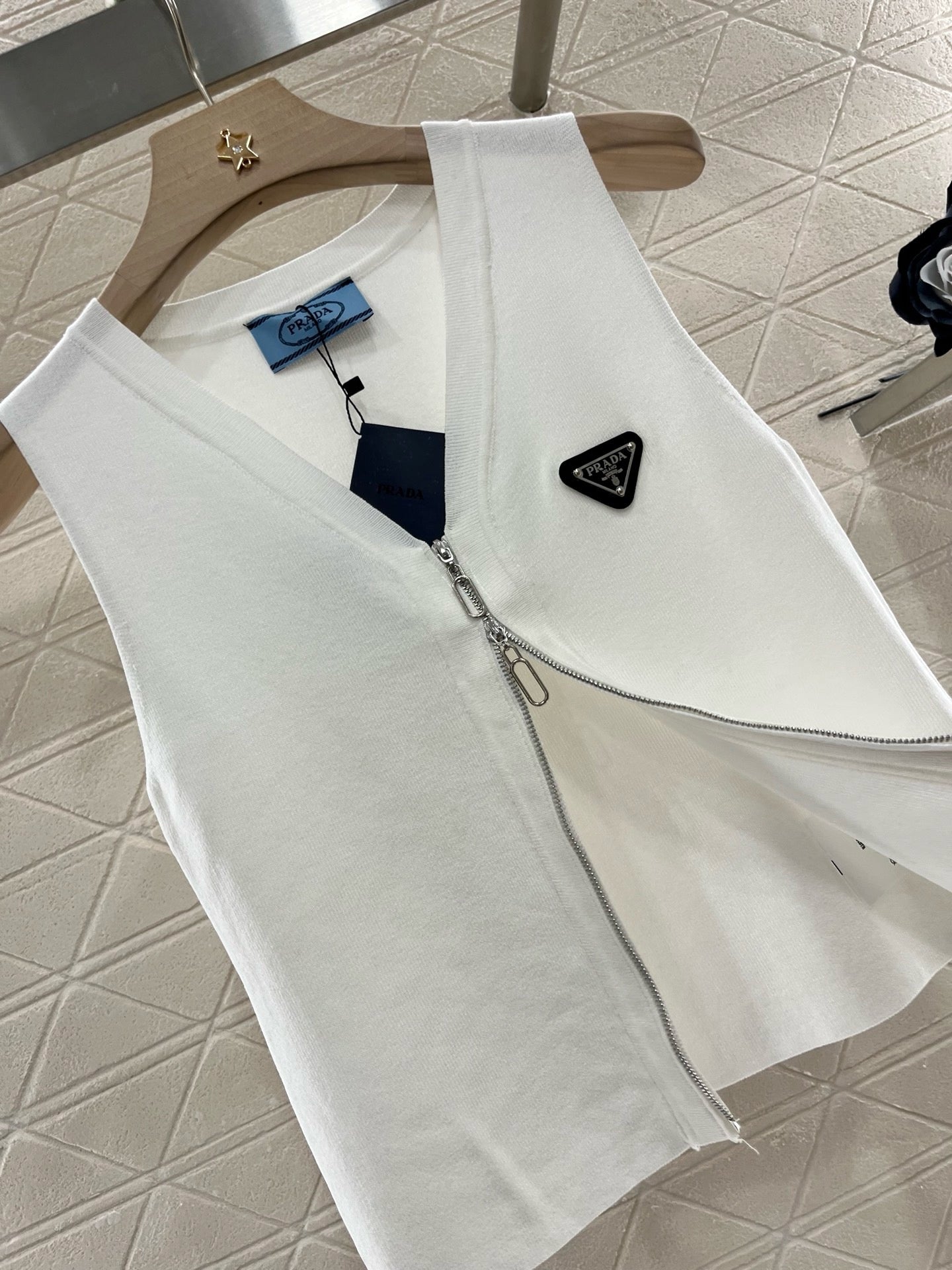2025SS New Arrival Zipper Knit Vest