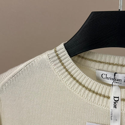D* New Round Neck Sweater Short Sleeve