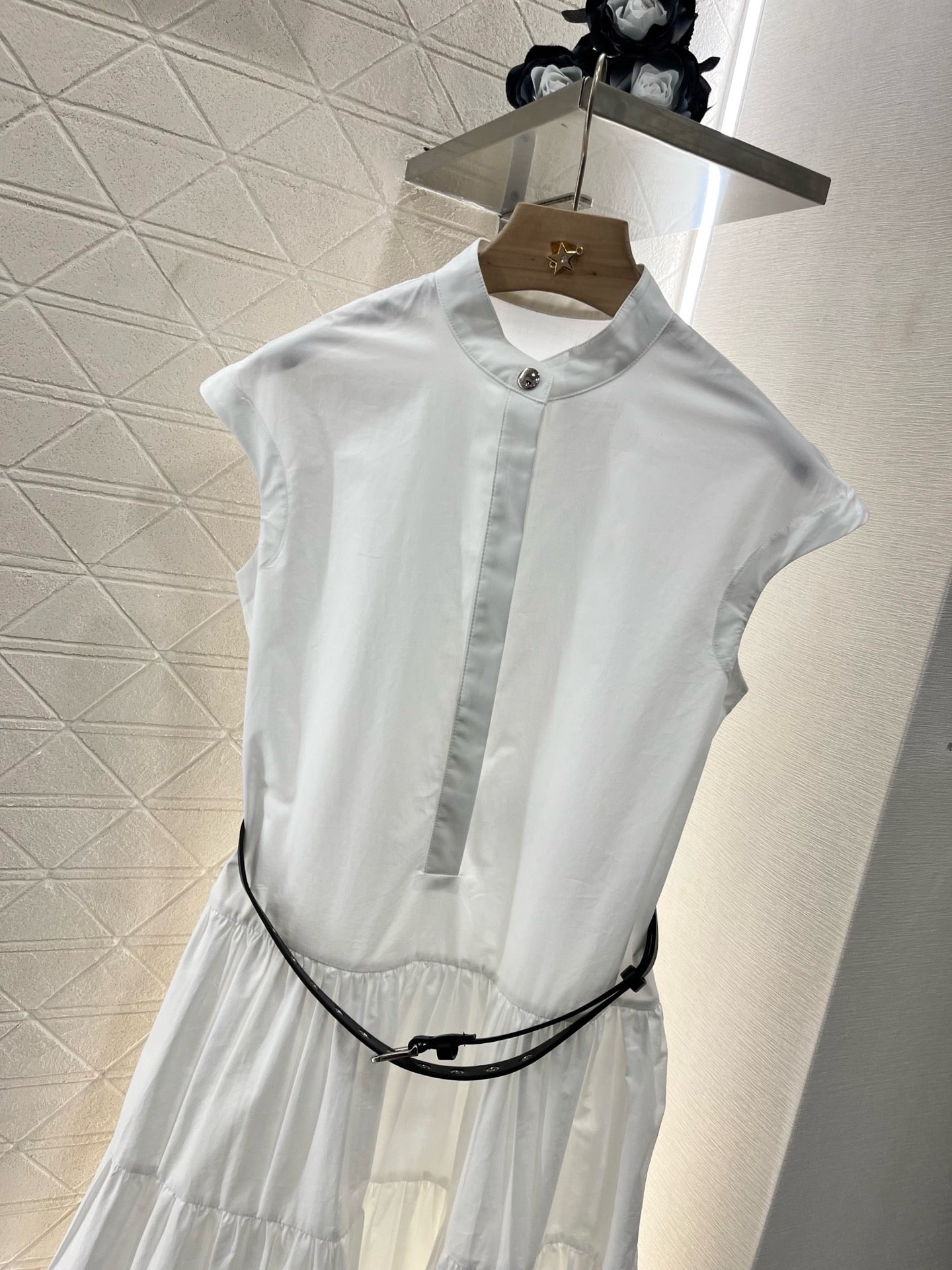 M* New Arrival Stand Collar Sleeveless Belt Dress Set
