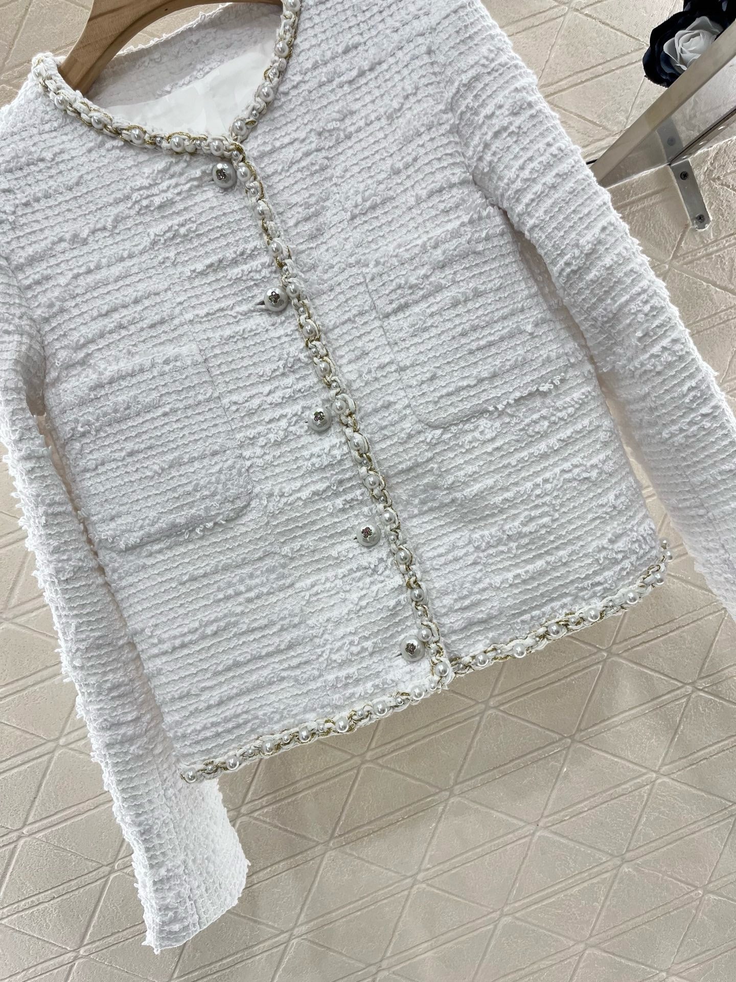 C*2025 new product pearl coat white wool material