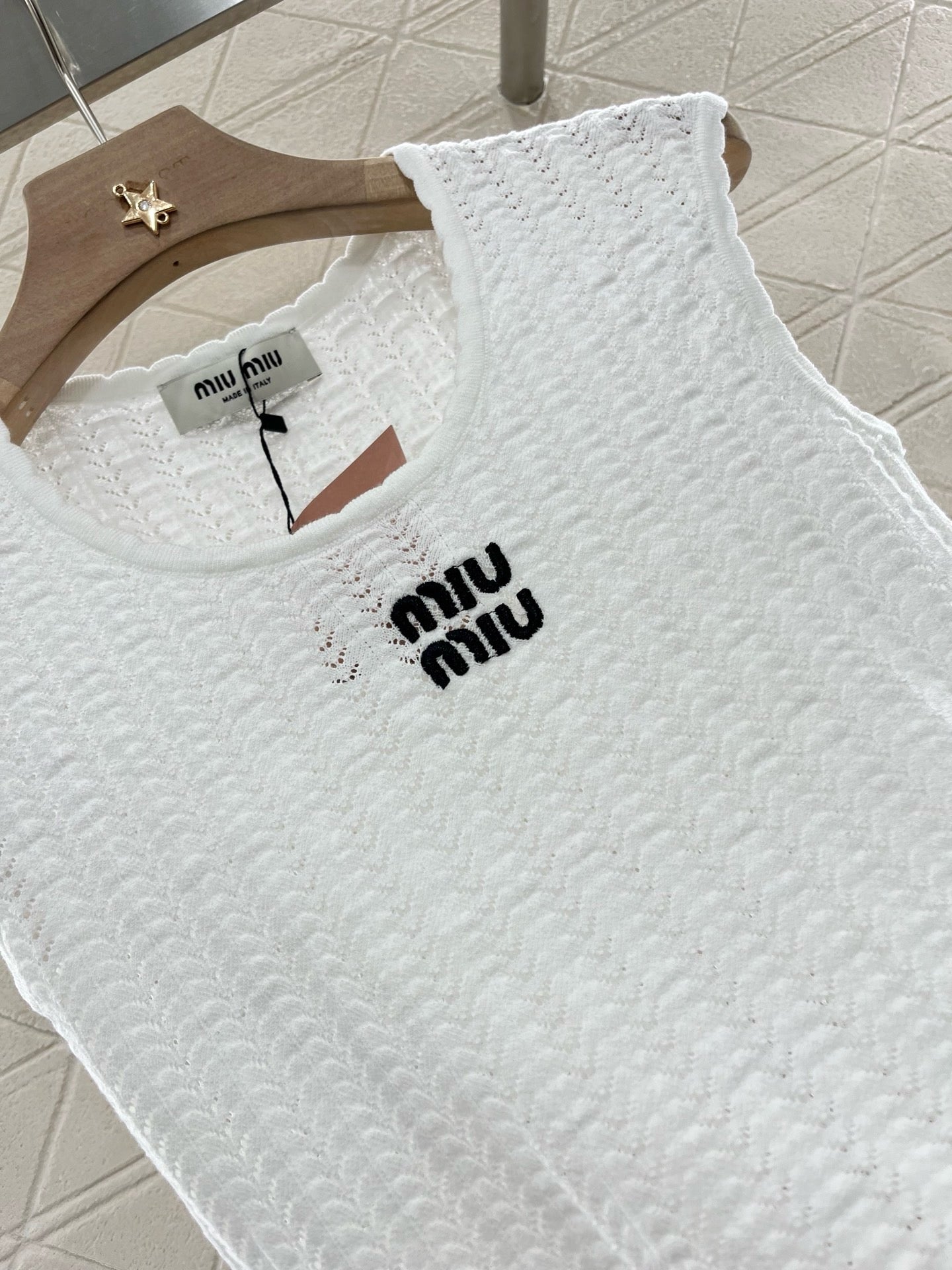 MI*MI*2025ss New Arrival Hollow Lace Knitted Vest