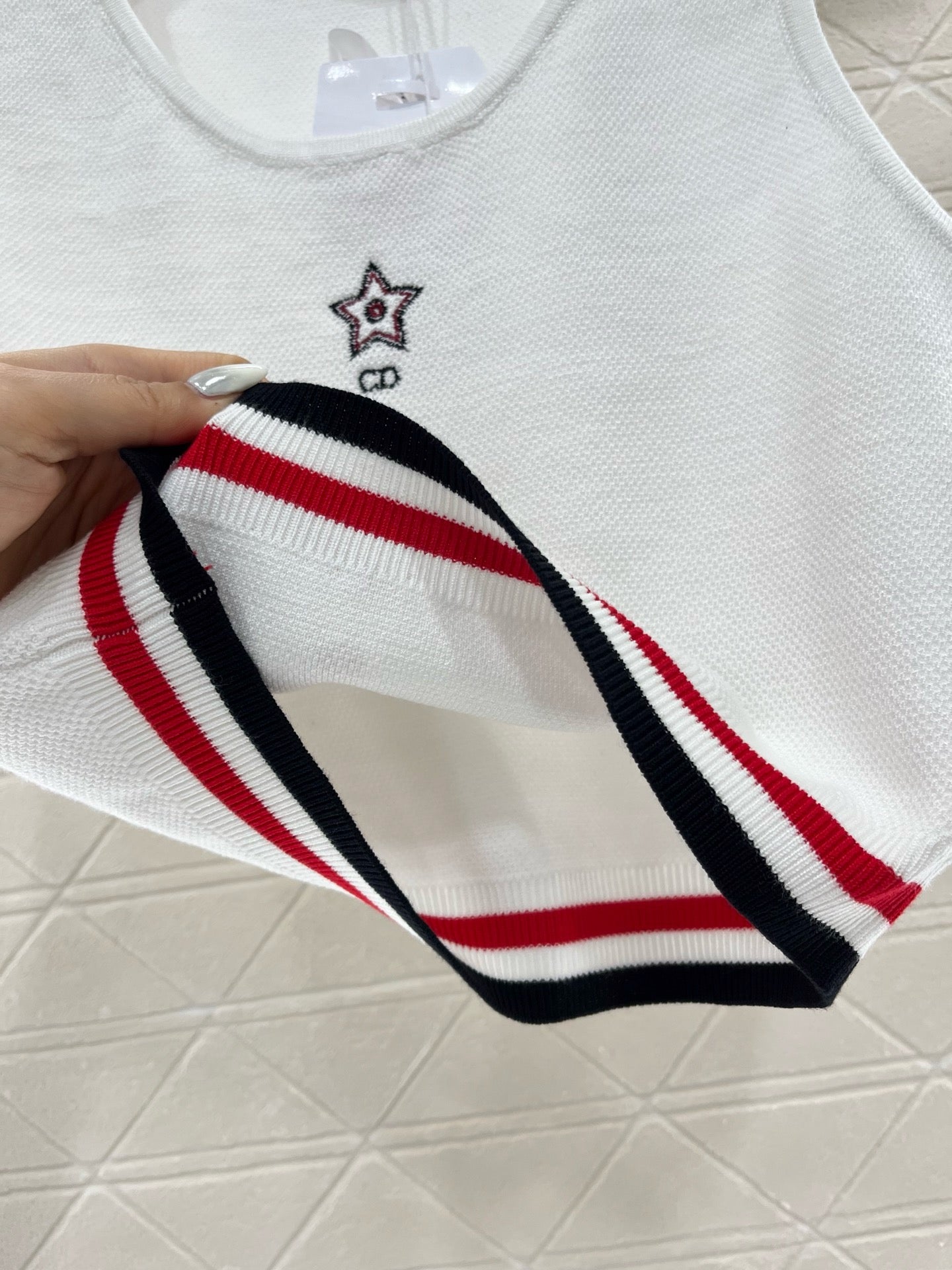 New Arrival Contrast Stripe Knitted Vest