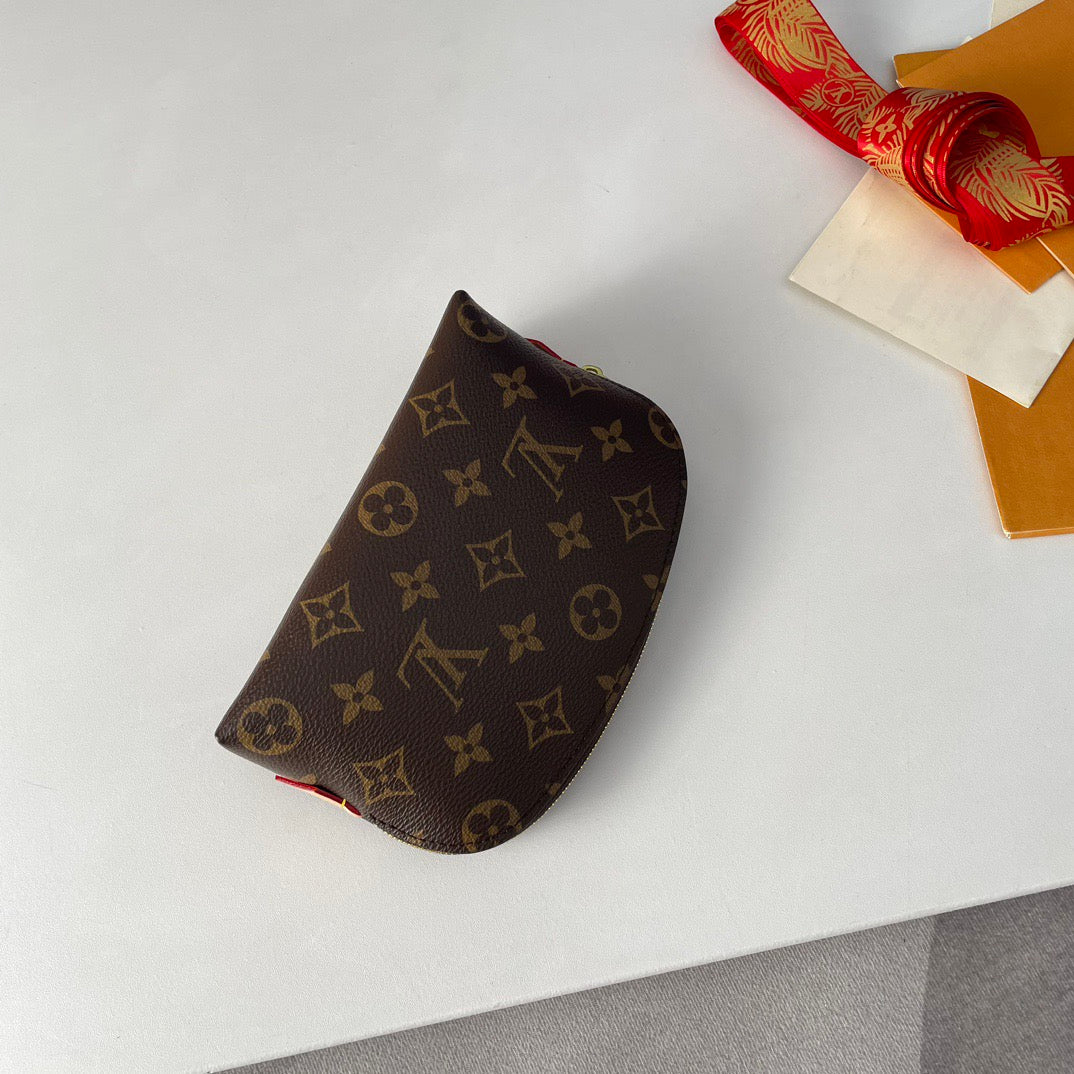 cosmetic bag