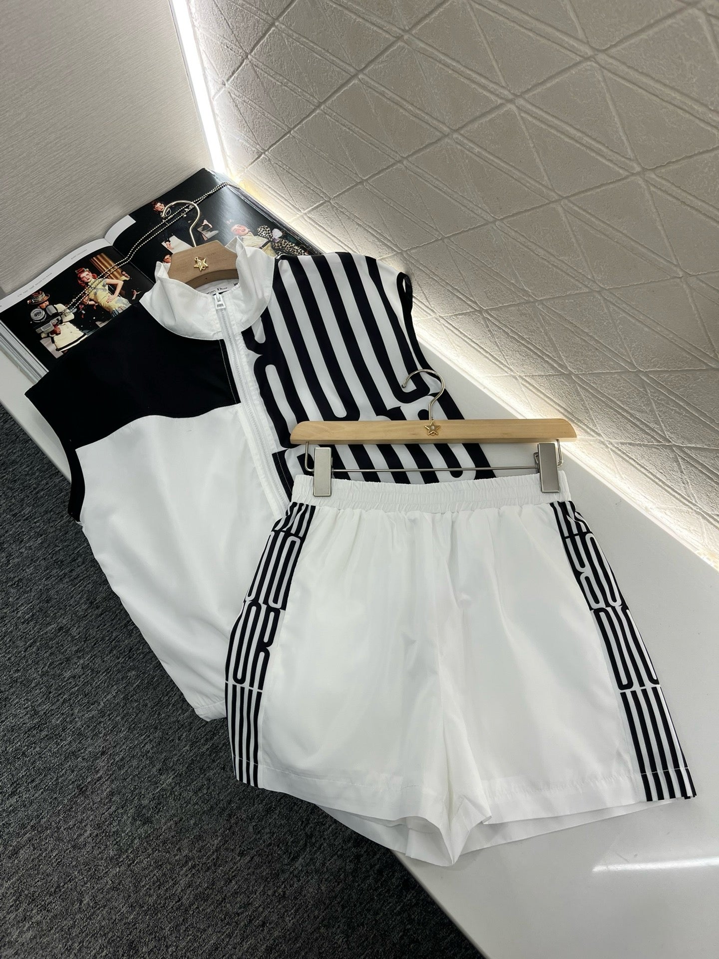 2025 New Letter Short Zipper Suit
