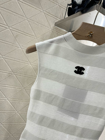 C* New Stand Collar Splicing Knitted Vest