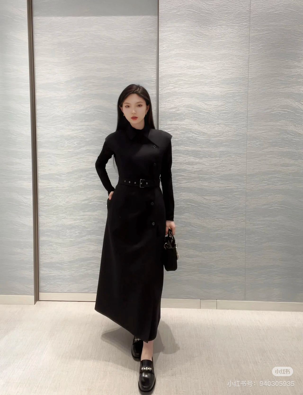 D*New Lapel Sleeveless Black Dress