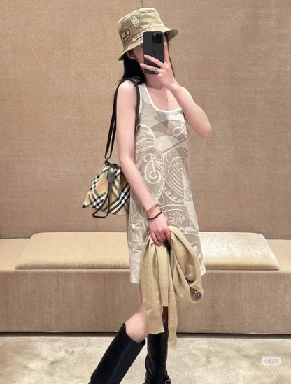 Burber**New arrival Lapel classic print vest dress