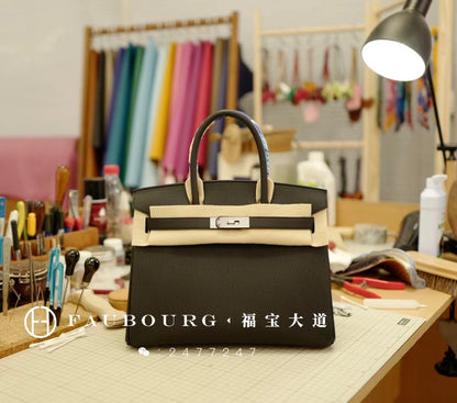 Hand-stitched TOGO leather black