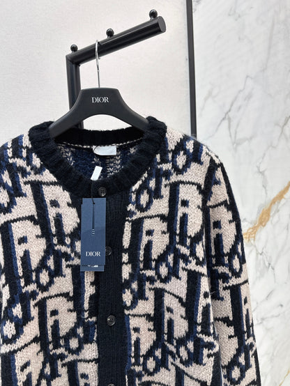 CD New knitted cardigan