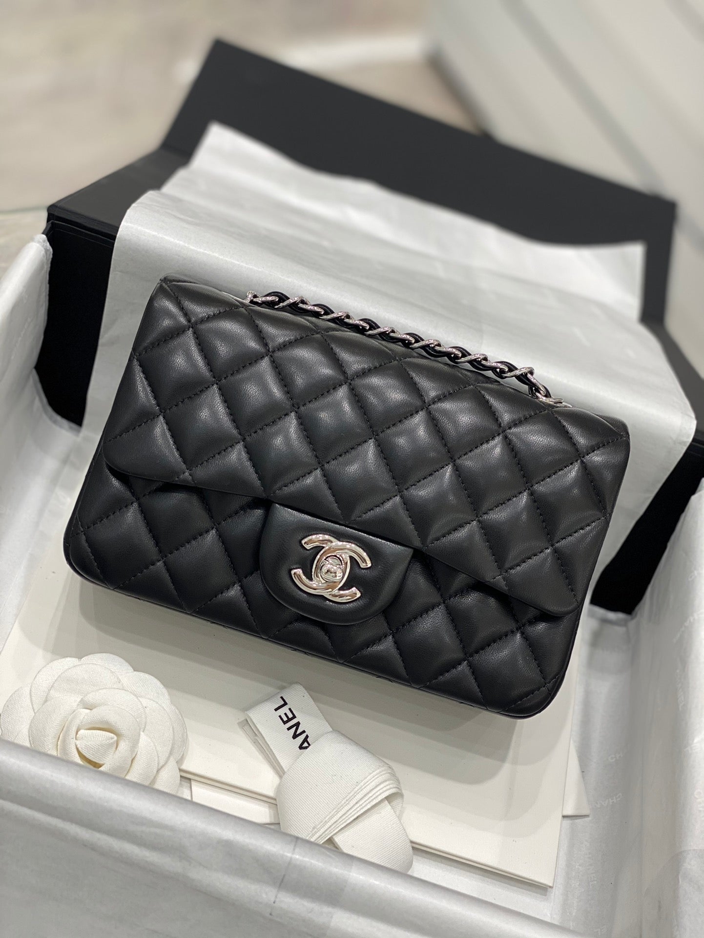CH MINI CLASSIC HANDBAG 20 Lambskin Black