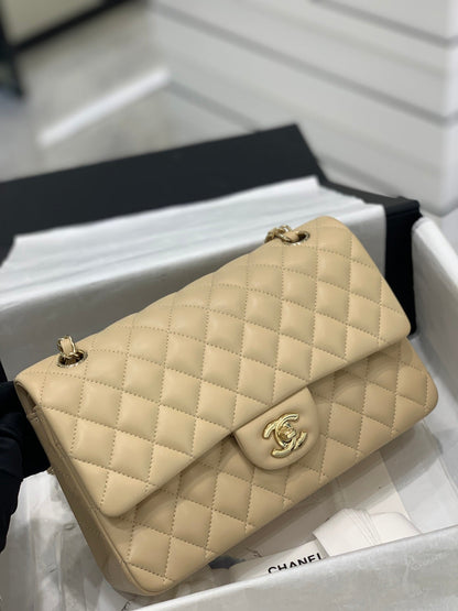 CH CLASSIC 11.12 HANDBAG