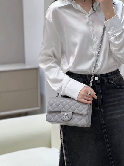 CH MINI CLASSIC HANDBAG 20 Lambskin Dove Gray