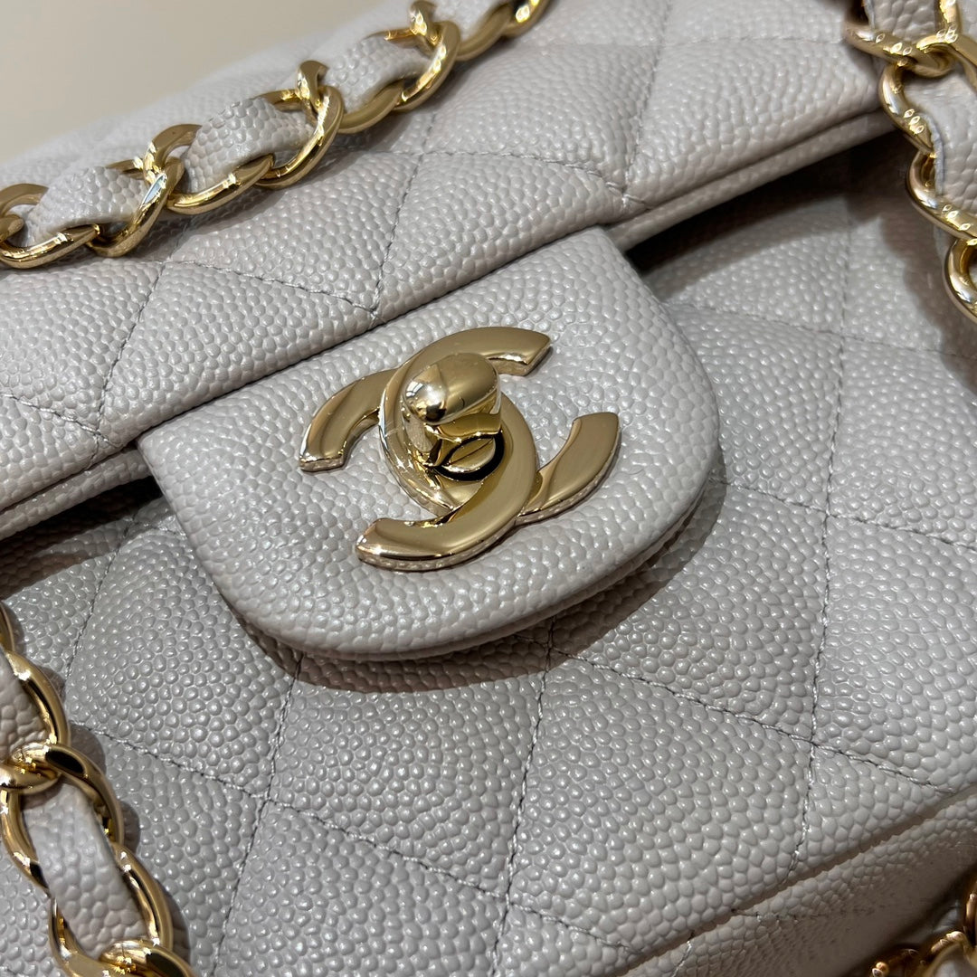 CH  SMALL CLASSIC HANDBAG 23 Small Grained Calfskin Elephant Gray