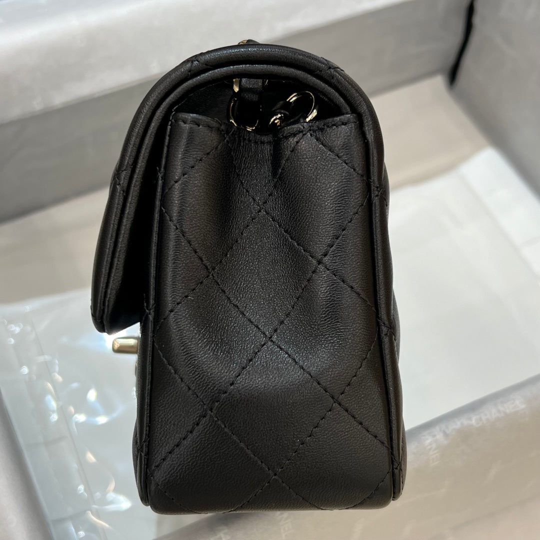 CH MINI CLASSIC HANDBAG 20 Lambskin Black