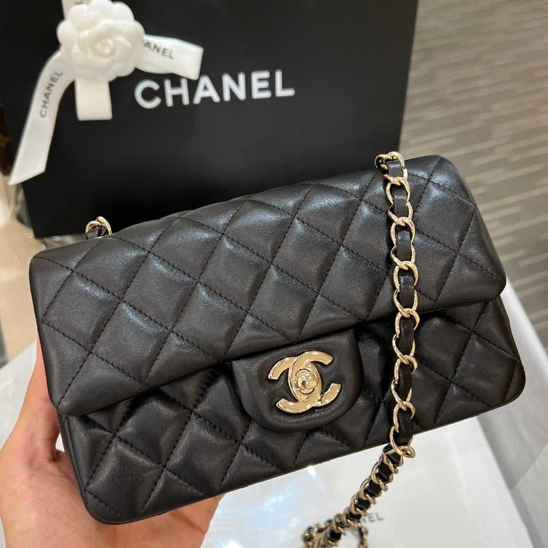 CH MINI CLASSIC HANDBAG 20 Lambskin Black