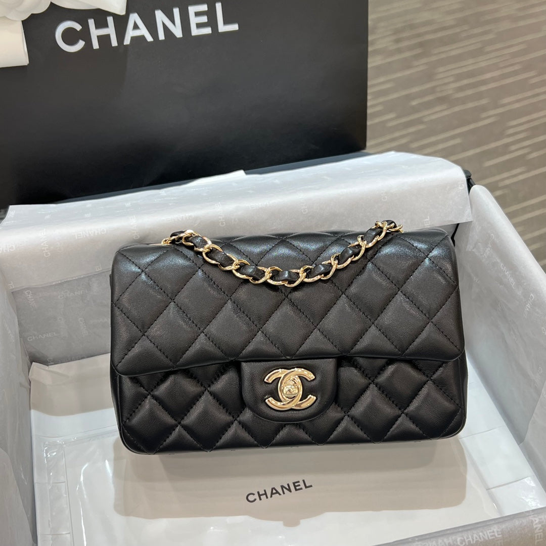 CH MINI CLASSIC HANDBAG 20 Lambskin Black