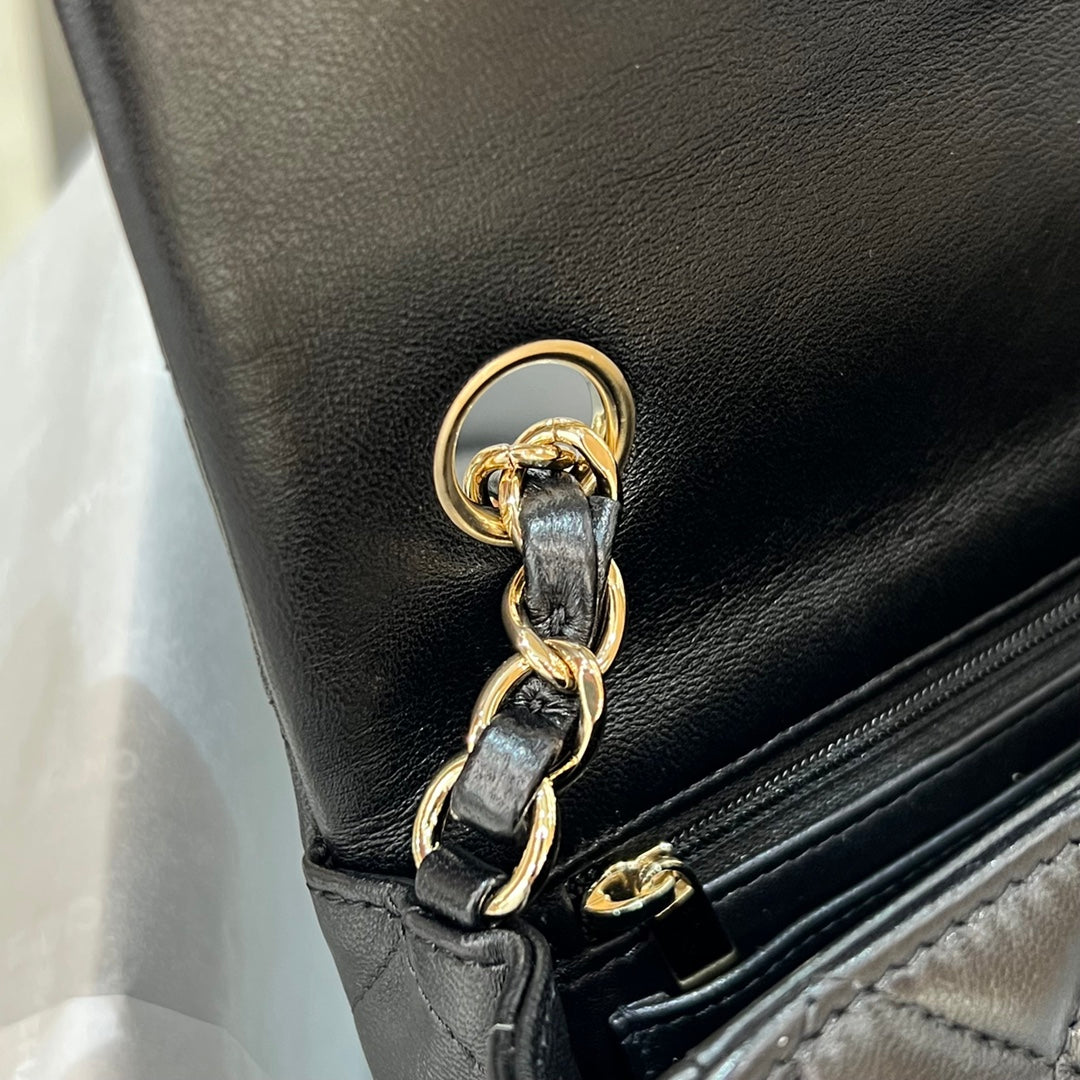 CH MINI CLASSIC HANDBAG 20 Lambskin Black