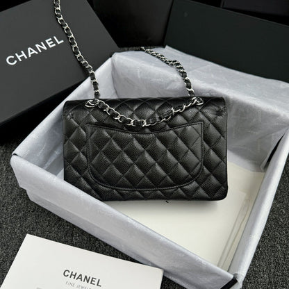 CH  SMALL CLASSIC HANDBAG 23 Grained Calfskin Black
