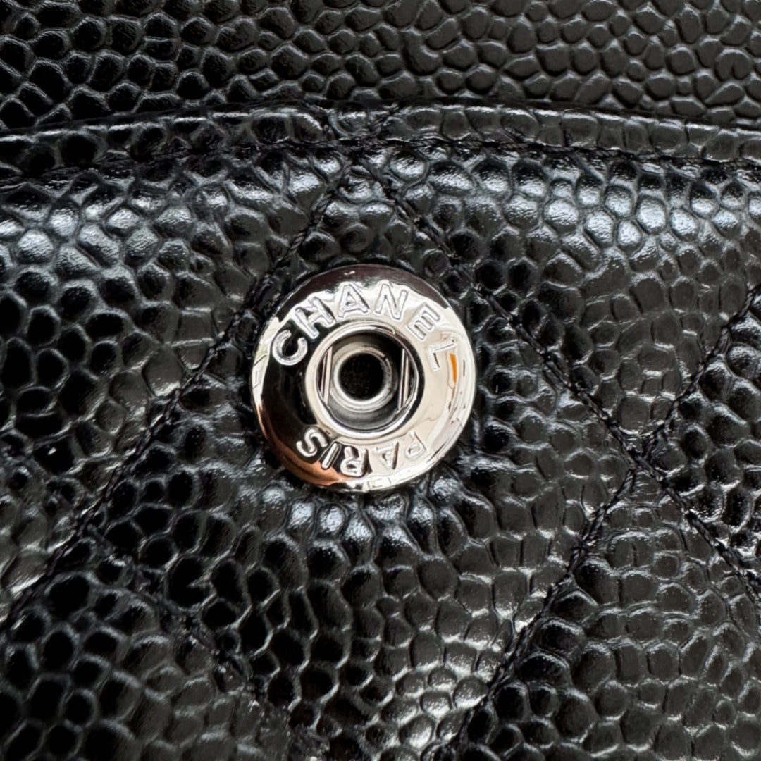 CH  SMALL CLASSIC HANDBAG 23 Grained Calfskin Black