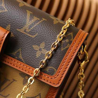 louis Dauphine Chain Wallet