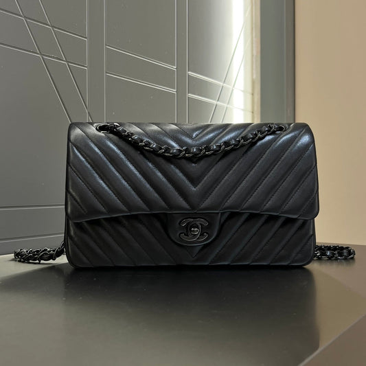 CH CLASSIC 11.12 HANDBAG 25.5 Lambskin V Pattern Black