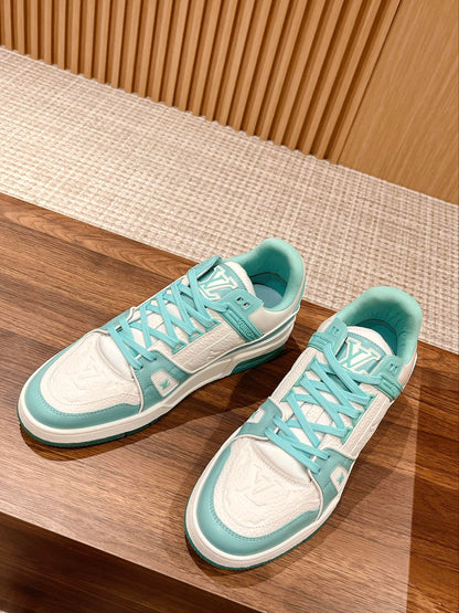 Couple's 𝘁𝗿𝗮𝗶𝗻𝗲𝗿 series latest sports shoes