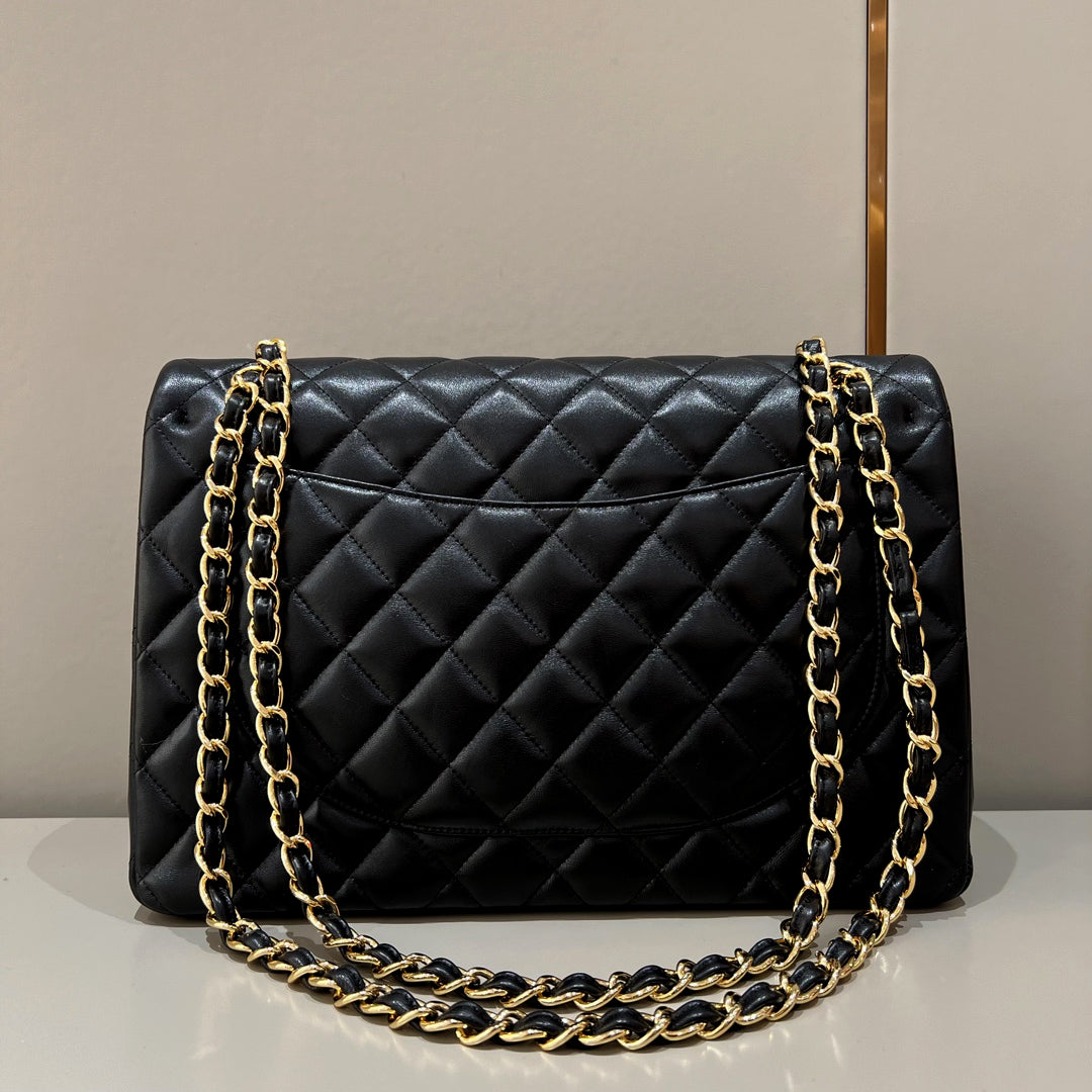 CH  MAXI CLASSIC HANDBAG 33 Lambskin Black