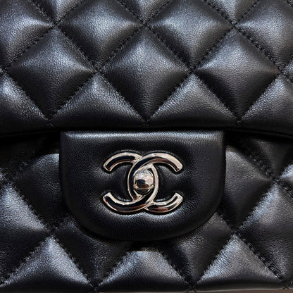 CH  MAXI CLASSIC HANDBAG 33 Lambskin Black