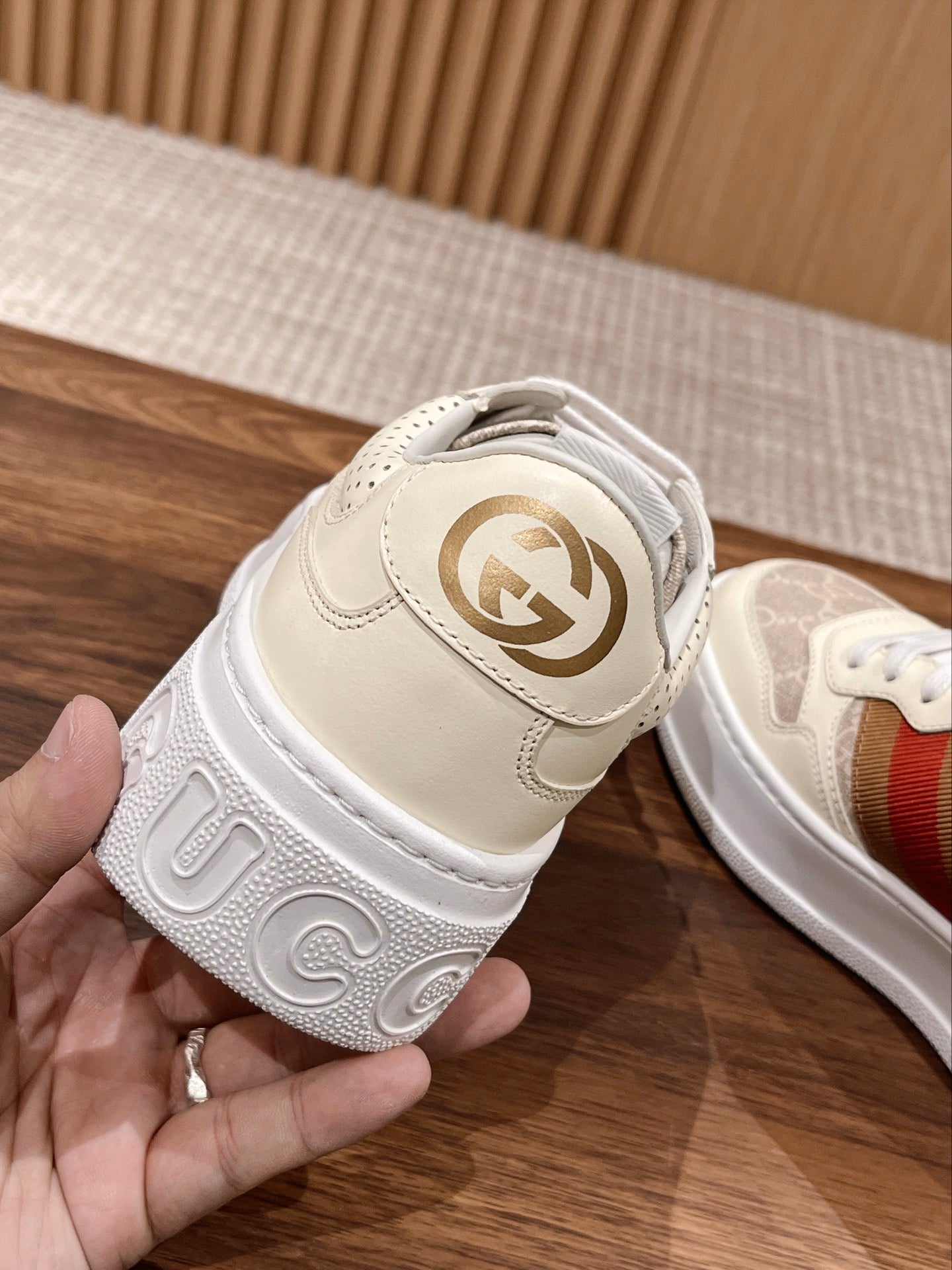 Couple's 𝐂𝐡𝐮𝐧𝐤𝐲 Gucc latest biscuit shoes