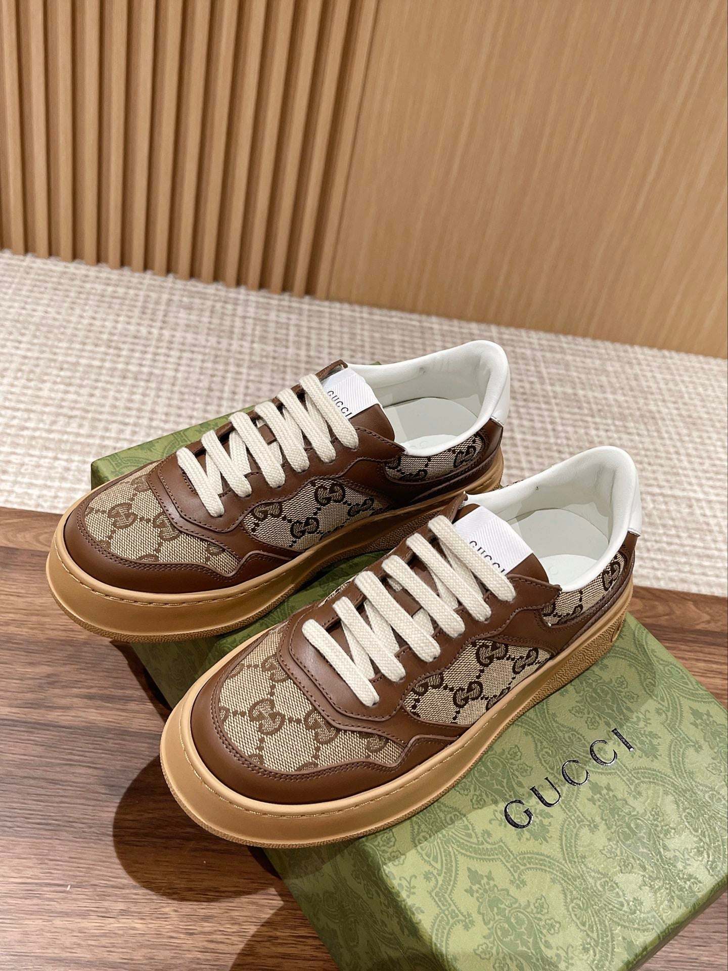 Couple's 𝐂𝐡𝐮𝐧𝐤𝐲 Gucc latest biscuit shoes