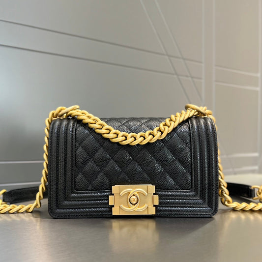 CH  SMALL BOY HANDBAG 20 Grained Calfskin Black