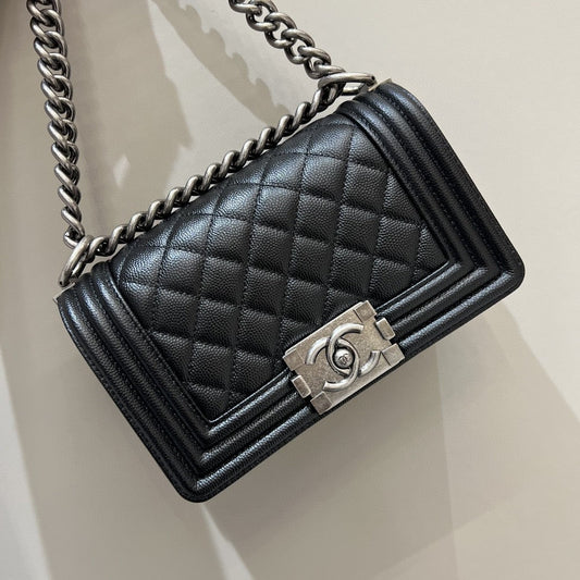 CH SMALL BOY HANDBAG 20 Small Grained Calfskin Black