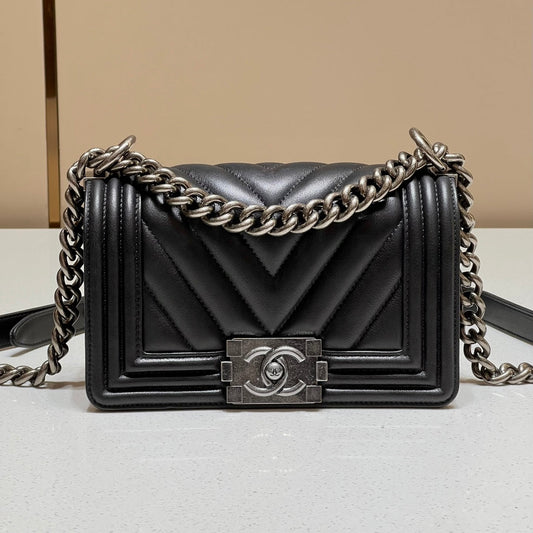 CH SMALL BOY HANDBAG 20 Calfskin V Pattern Black