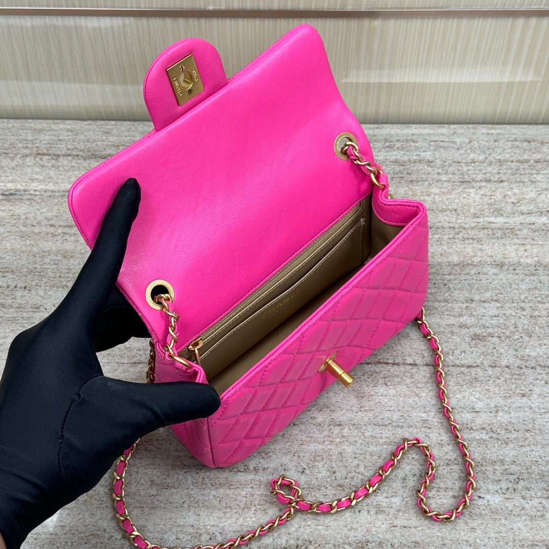 CH CF20 Golden Globe CLASSIC HANDBAG  Lambskin Rose Red