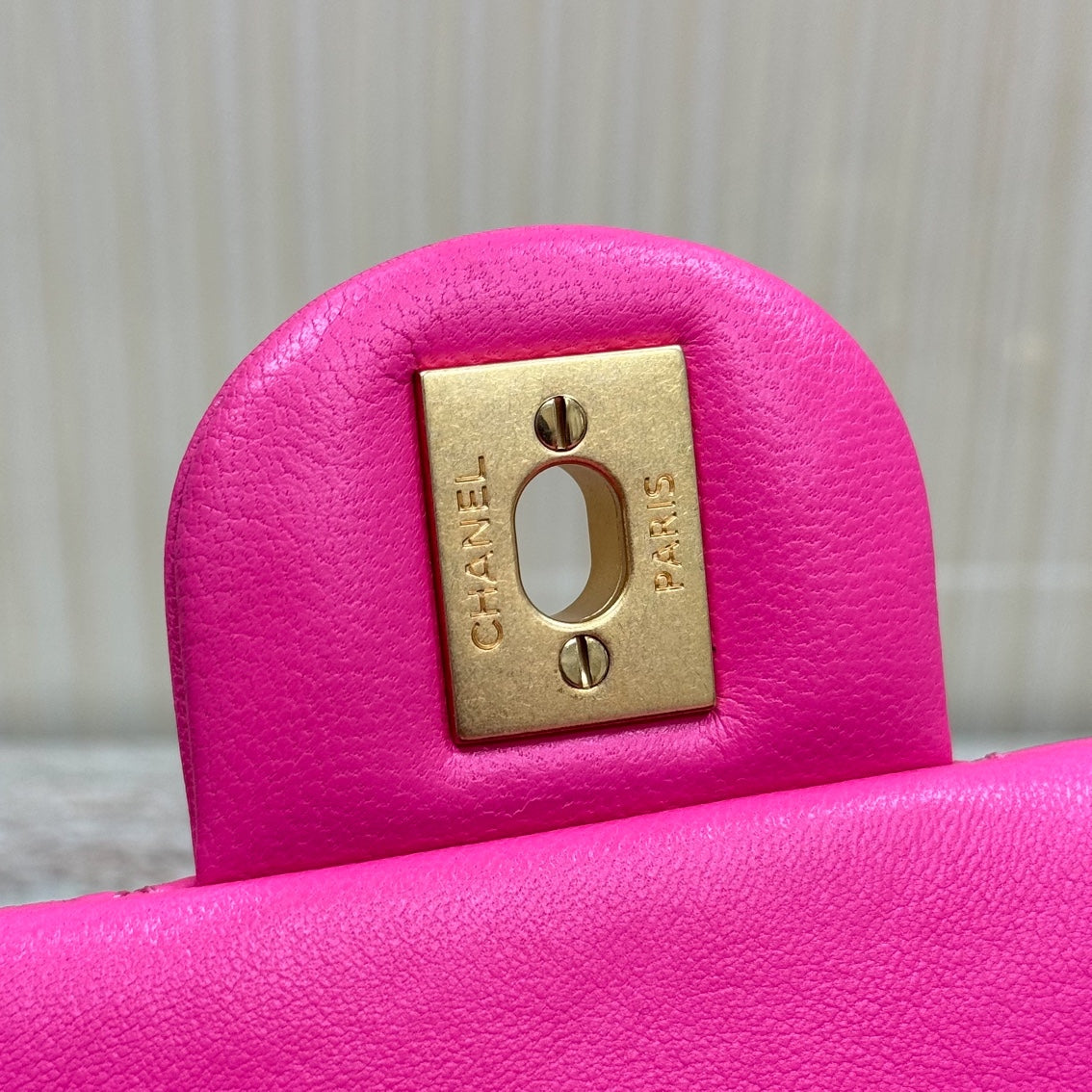 CH CF20 Golden Globe CLASSIC HANDBAG  Lambskin Rose Red