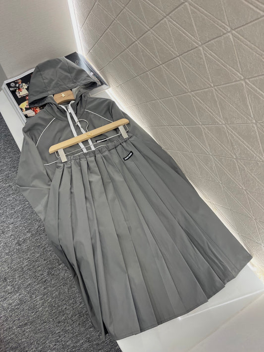 MI*mi* New Arrival Hooded Jacket Pleated Skirt Set