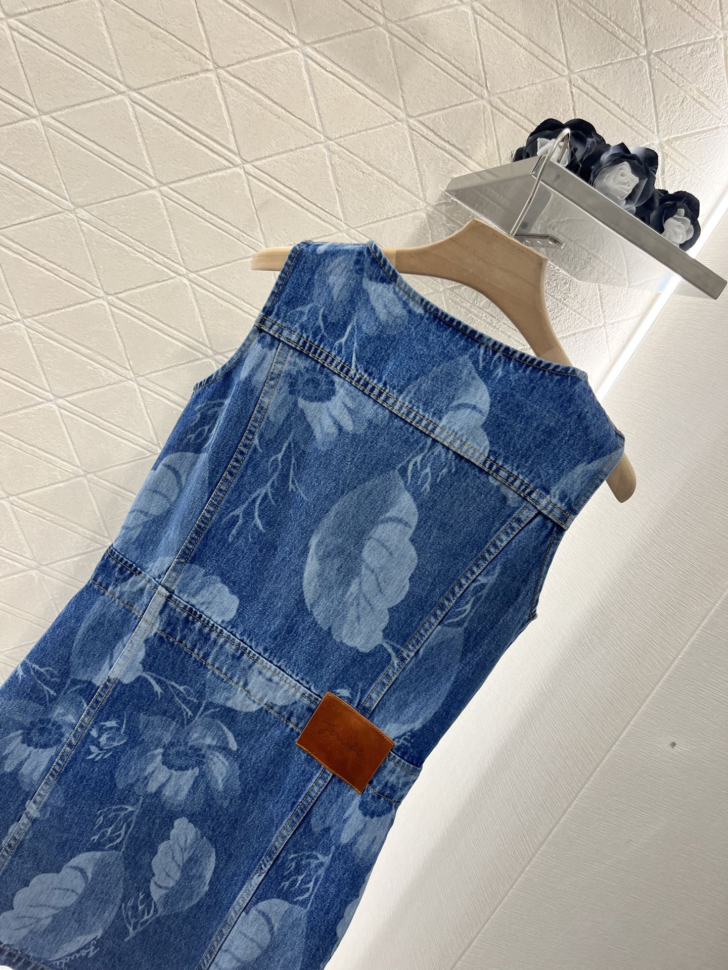 F*♥2025 new products are on sale Waist-hugging laser denim vest skirt