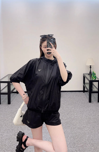 P*♥ 2025 new products Hidden hood jacket and shorts set