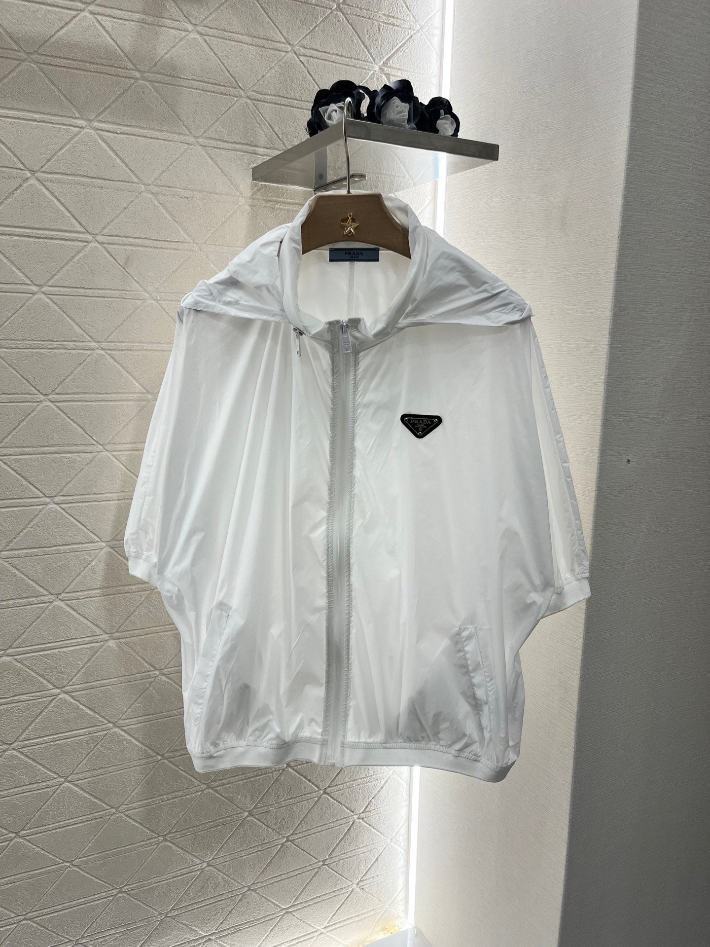 P*♥ 2025 new products Hidden hood jacket and shorts set