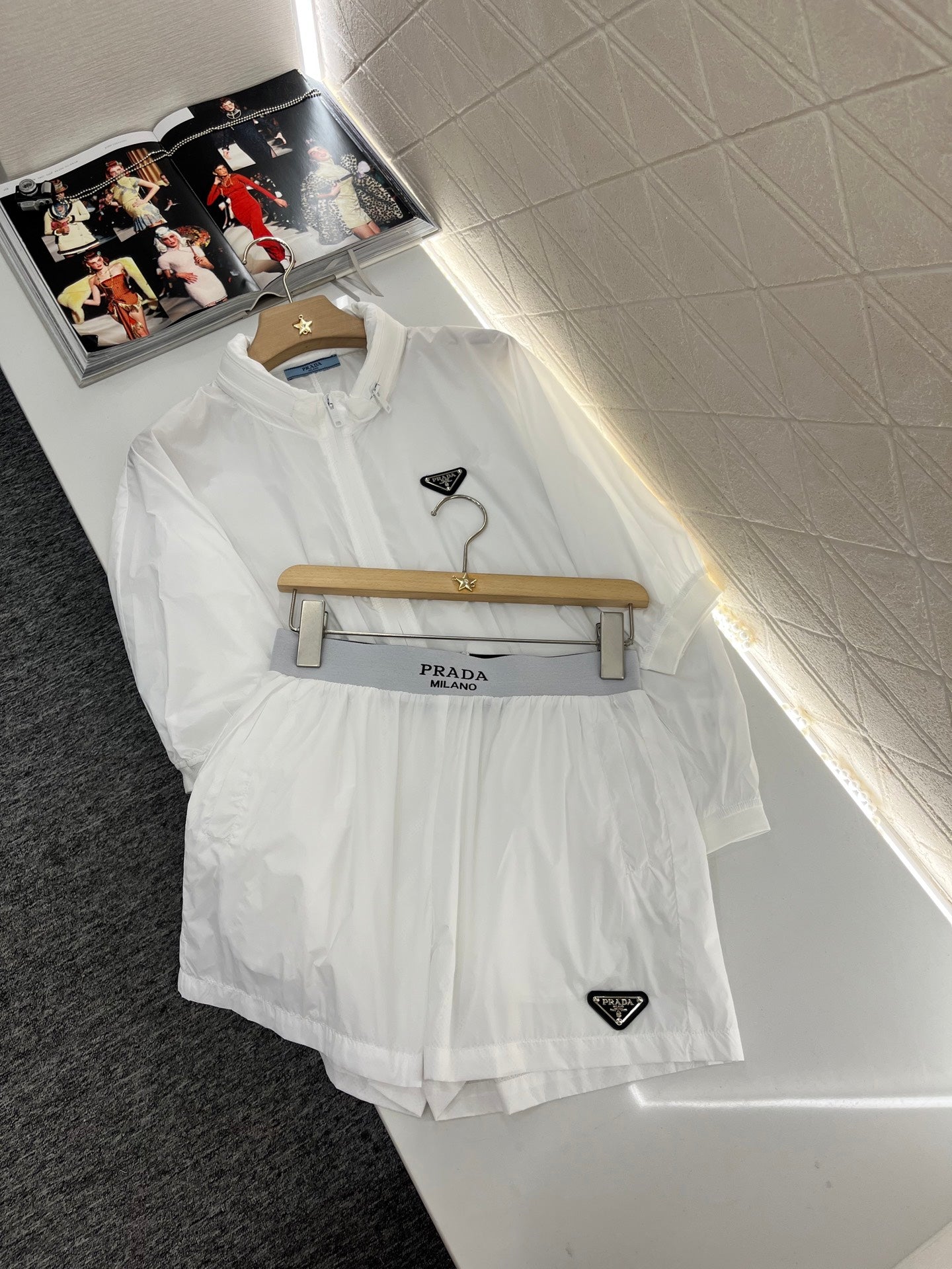 P*♥ 2025 new products Hidden hood jacket and shorts set