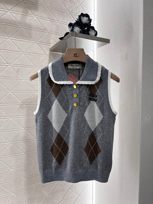 Mi*mi*♥2025 new products are on sale Diamond-patterned 𝑝𝑜𝑙𝑜 knitted vest