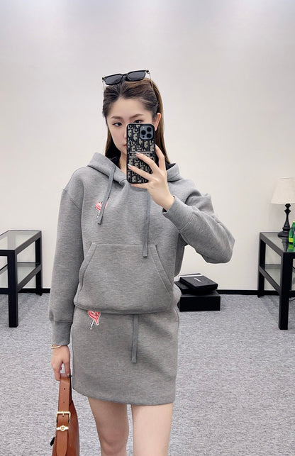 G*♥2025 new products are on sale Hooded drawstring sweatshirt and short skirt set