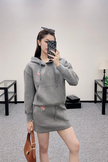 G*♥2025 new products are on sale Hooded drawstring sweatshirt and short skirt set